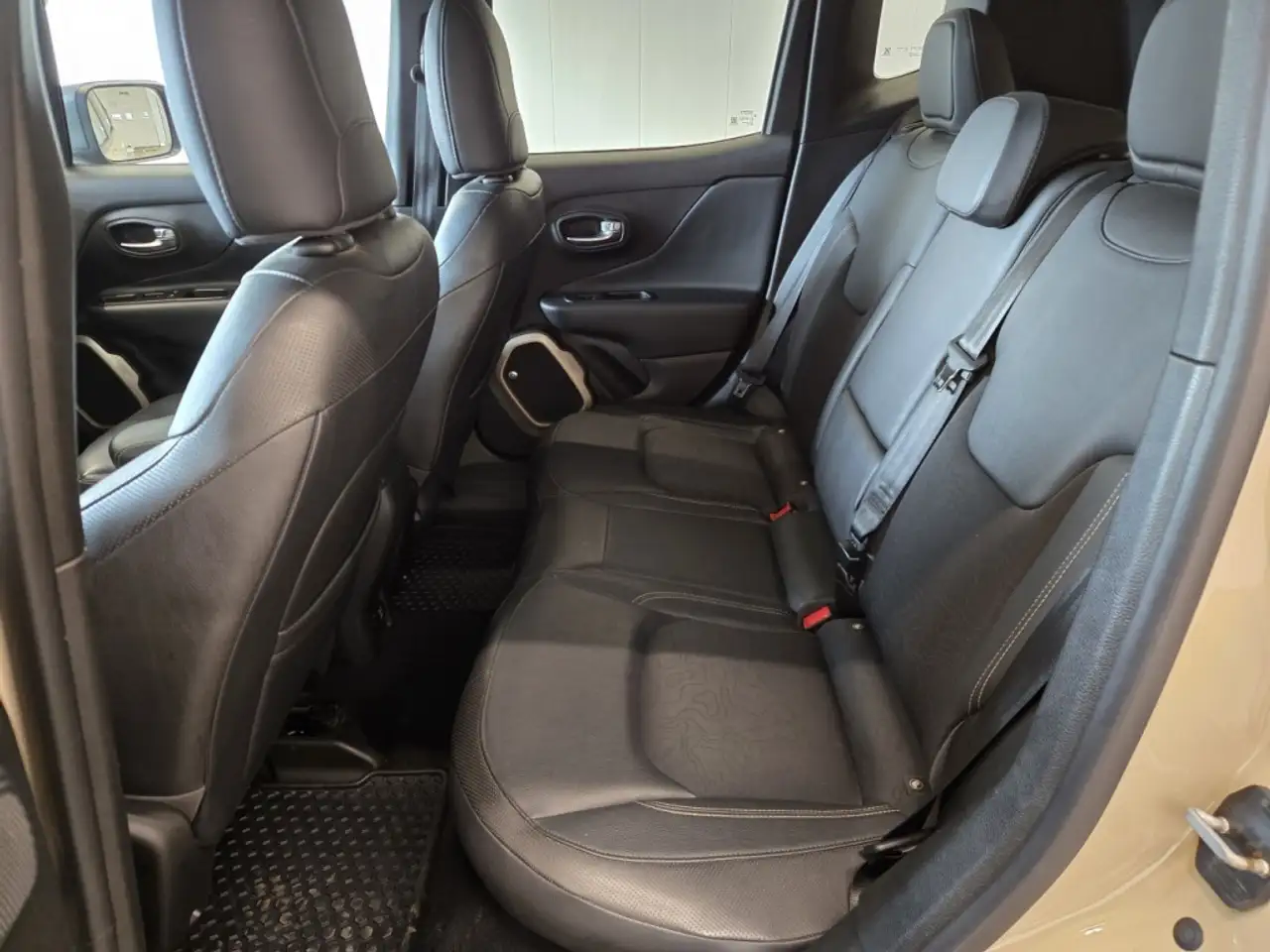 Jeep Renegade photo Jeep Renegade