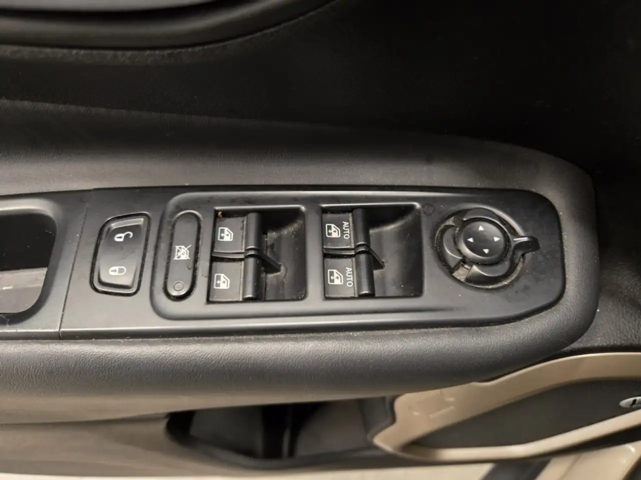 Jeep Renegade photo Jeep Renegade