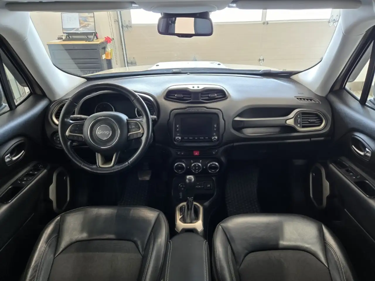 Jeep Renegade photo Jeep Renegade