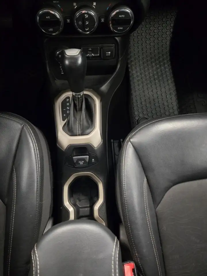 Jeep Renegade photo Jeep Renegade