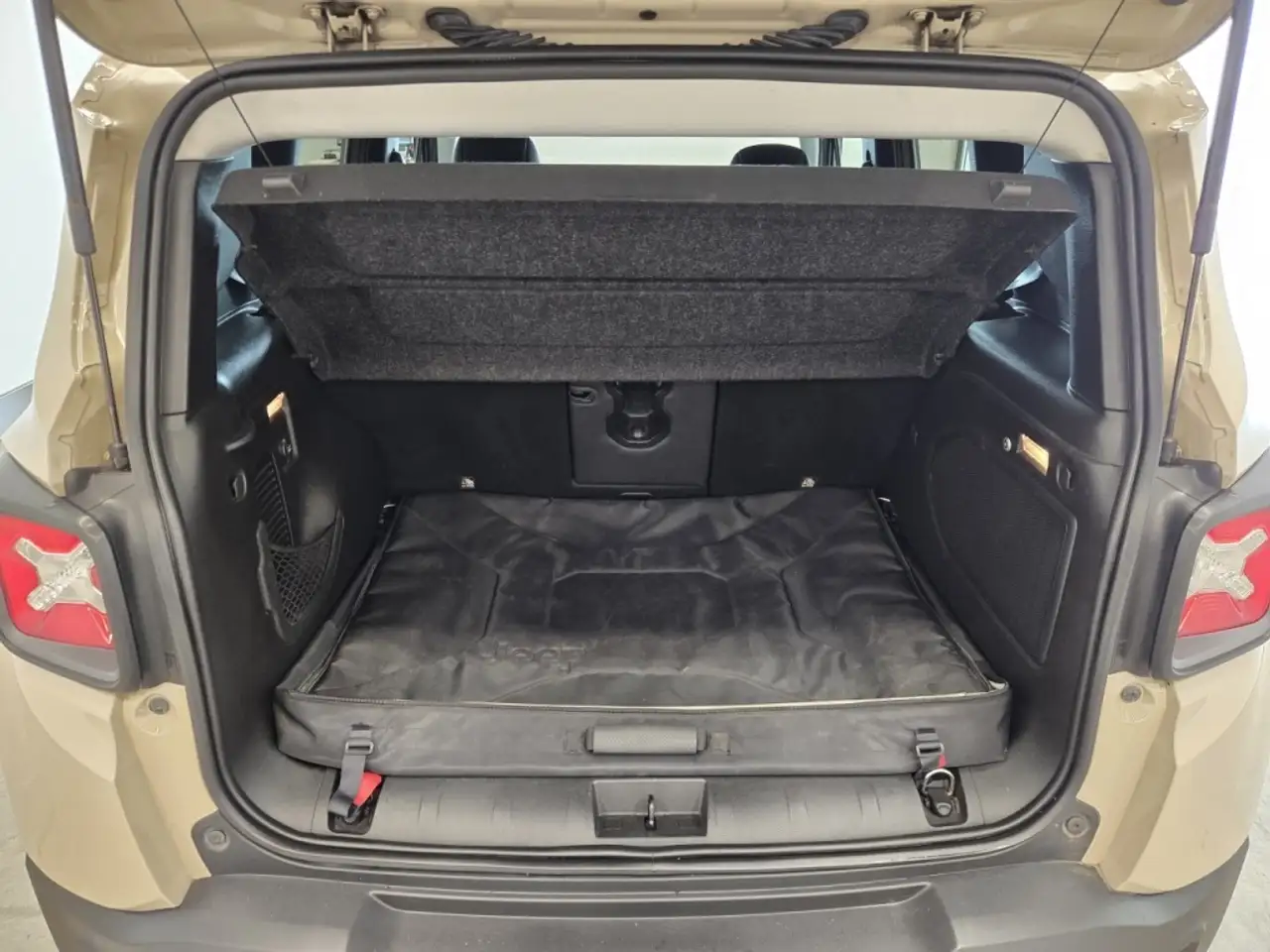 Jeep Renegade photo Jeep Renegade