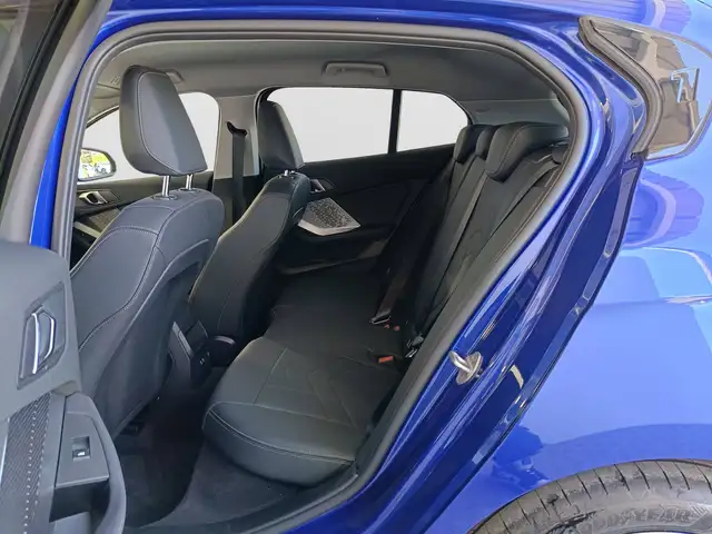 BMW 1 Series view 9