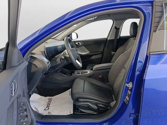 BMW 1 Series view 8