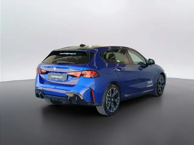 BMW 1 Series view 4