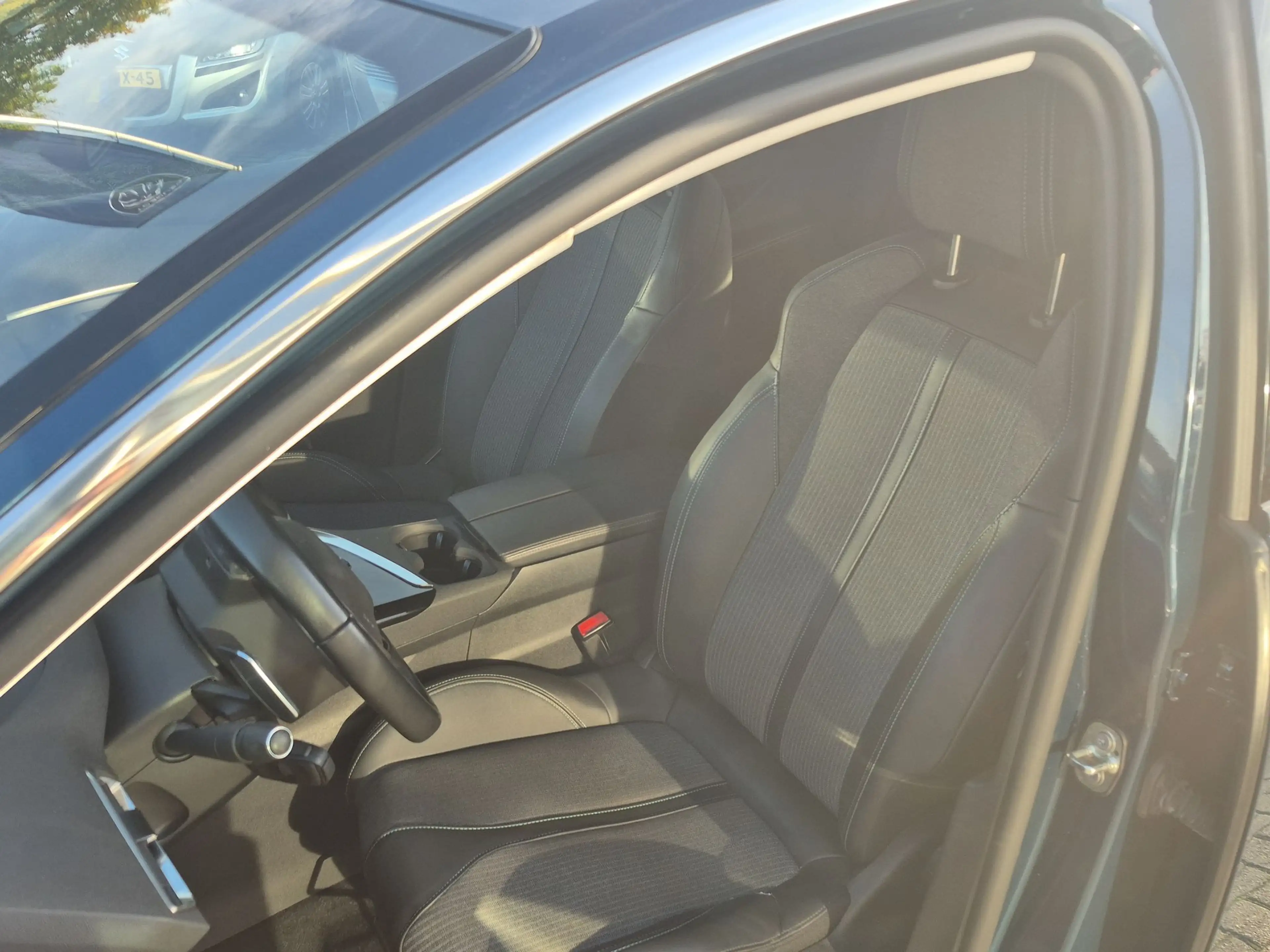 Peugeot 5008 1.2 PureTech Allure Pack Business 7 persoons | Cam — photo 32