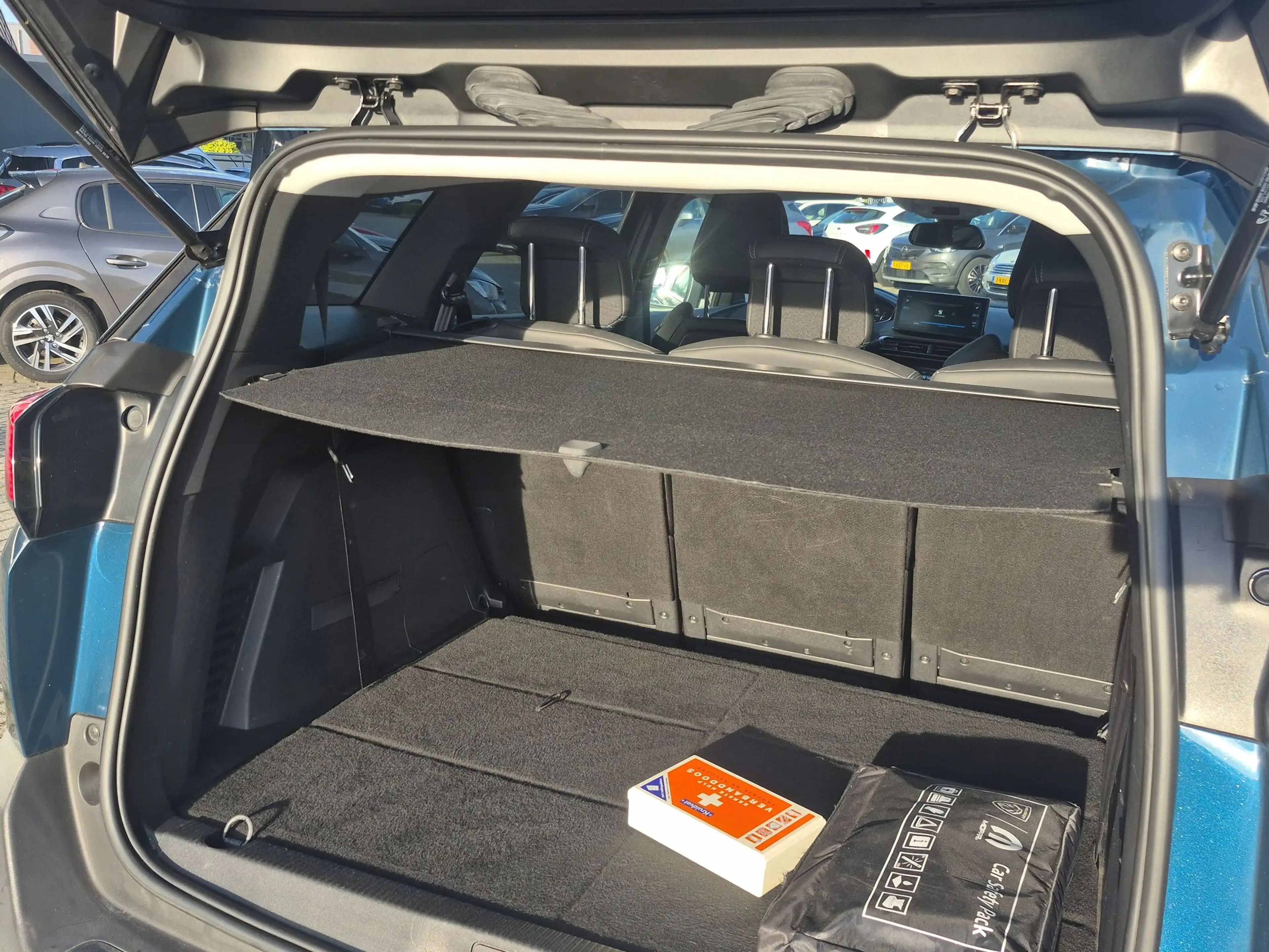 Peugeot 5008 1.2 PureTech Allure Pack Business 7 persoons | Cam — photo 35
