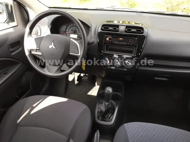 Mitsubishi Space Star view 12