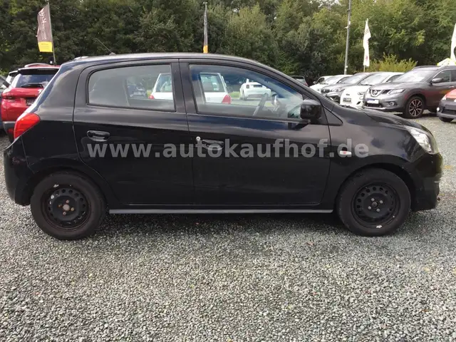 Mitsubishi Space Star view 4