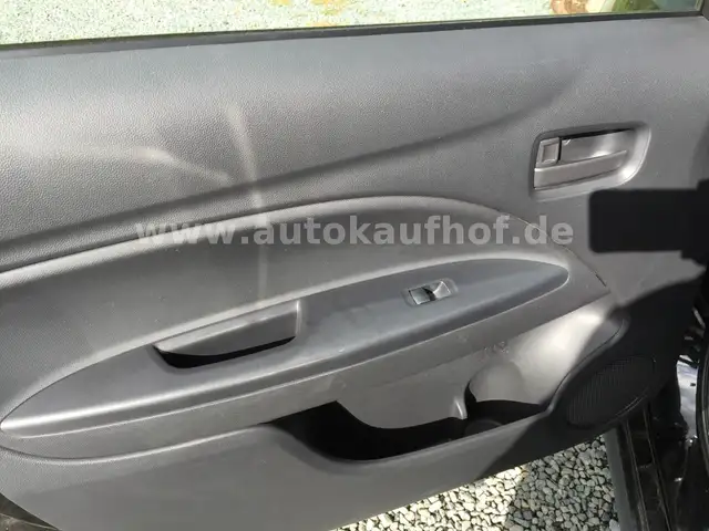 Mitsubishi Space Star view 14
