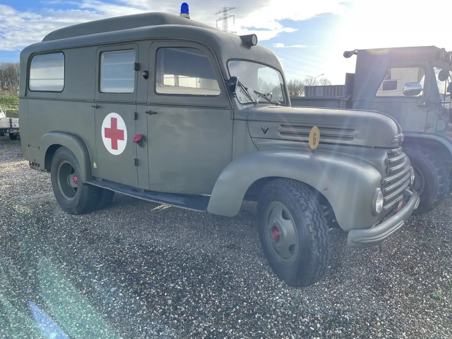 Ford Keulen Ambulance*UNIEK*V8*3715 km !!!!!! Vert - 1