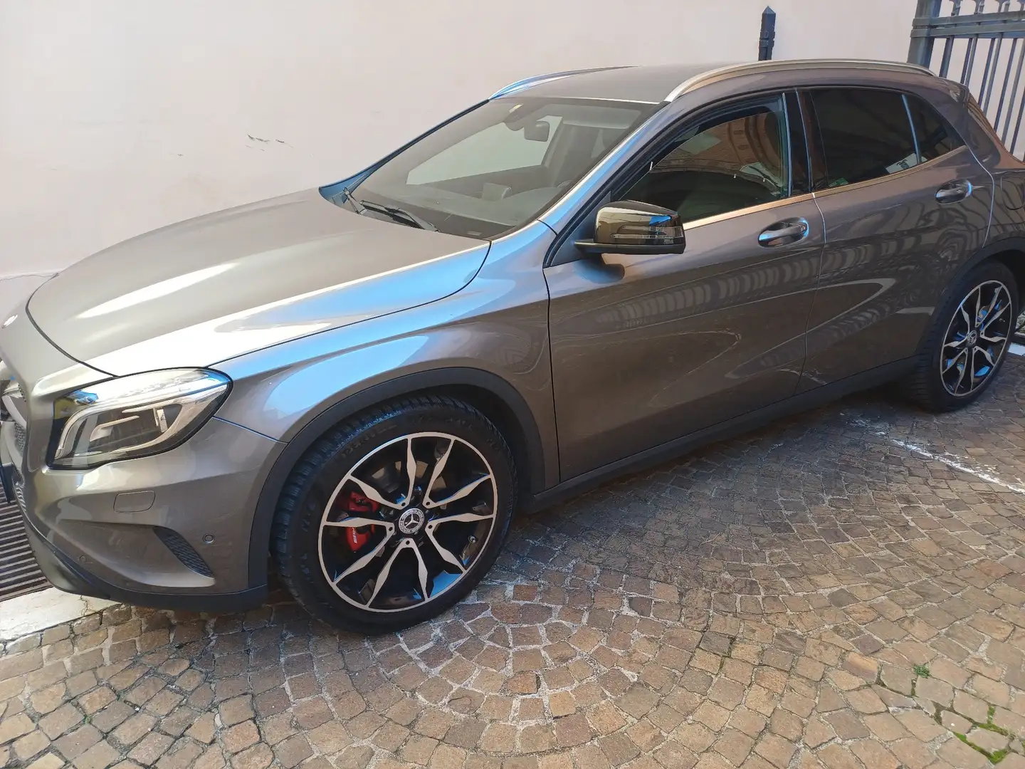 Mercedes-Benz GLA 220 d (cdi) sport 4matic 170cv auto Szary - 1