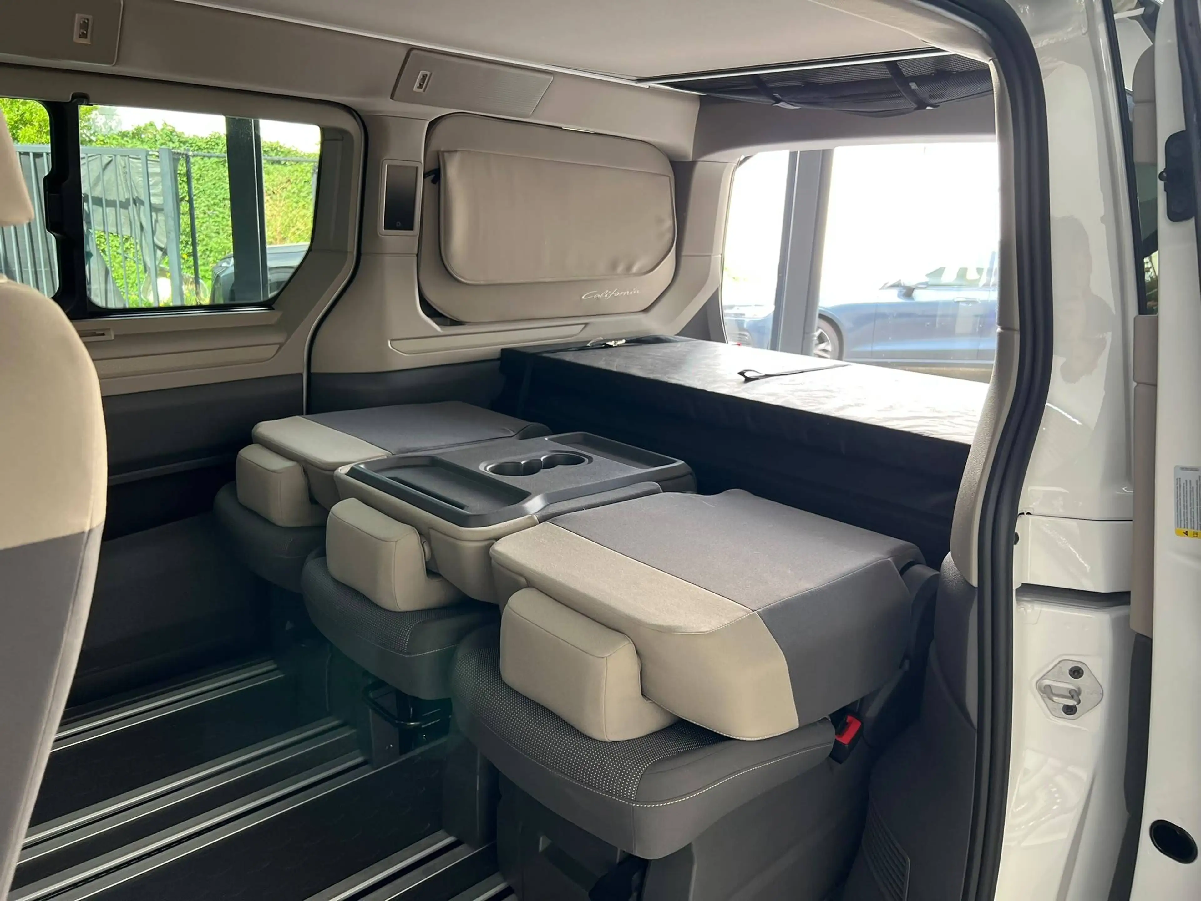 Volkswagen T7 California Beach — photo 15