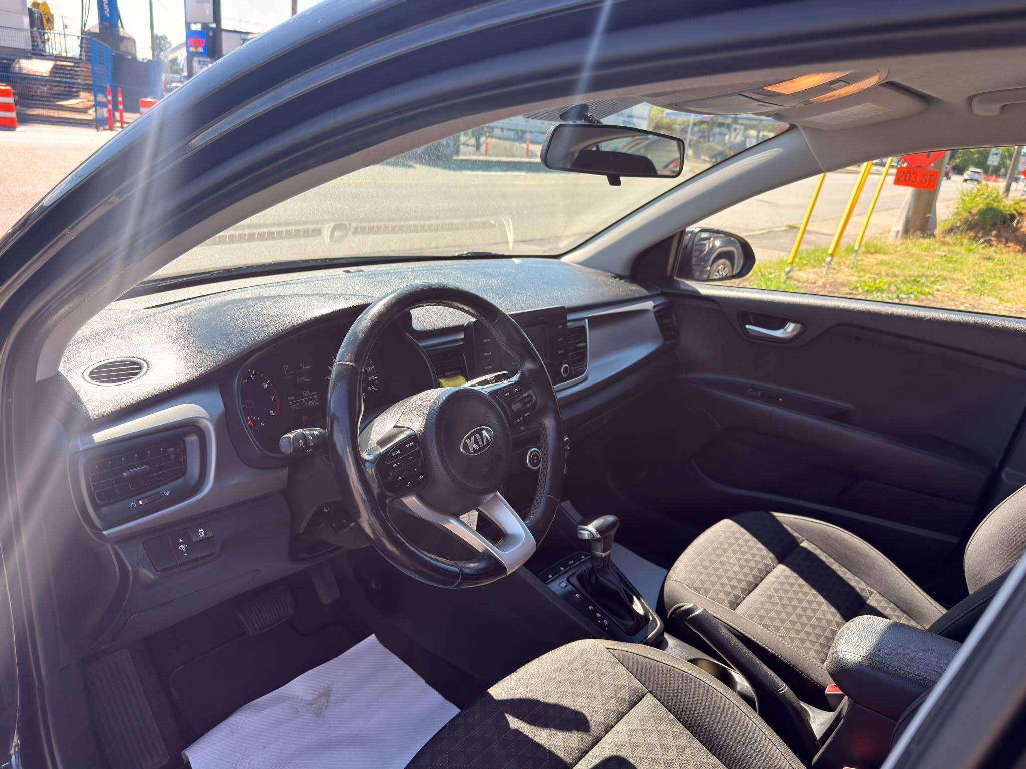 2019 Kia Rio — view 9