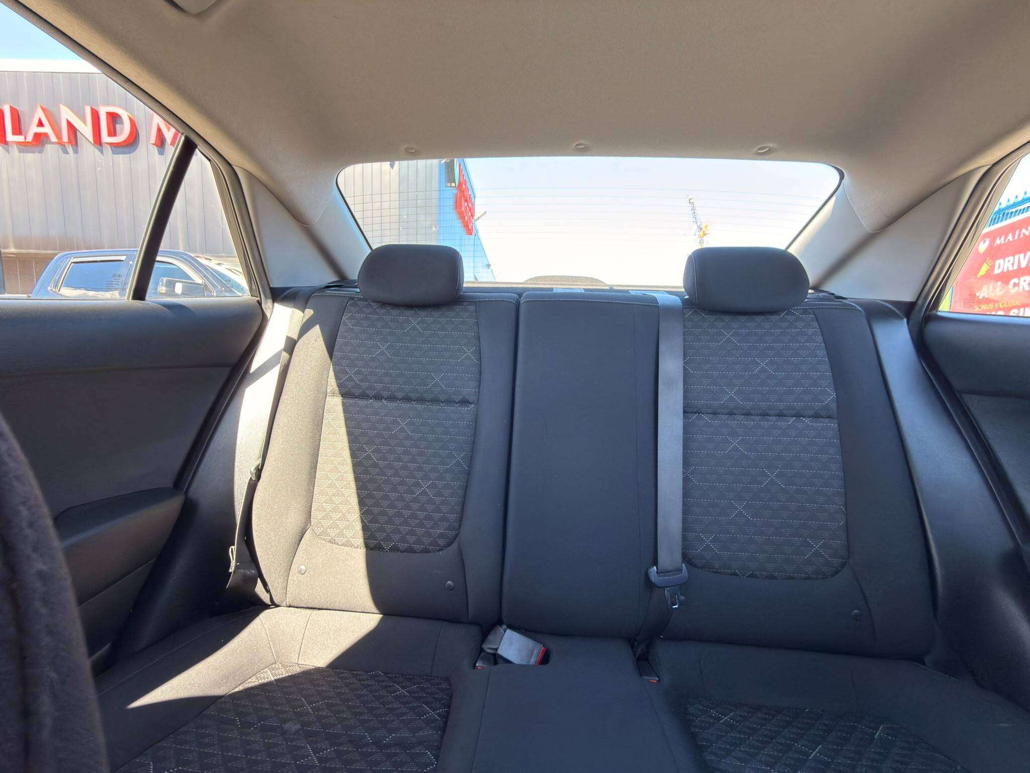 2019 Kia Rio — view 11