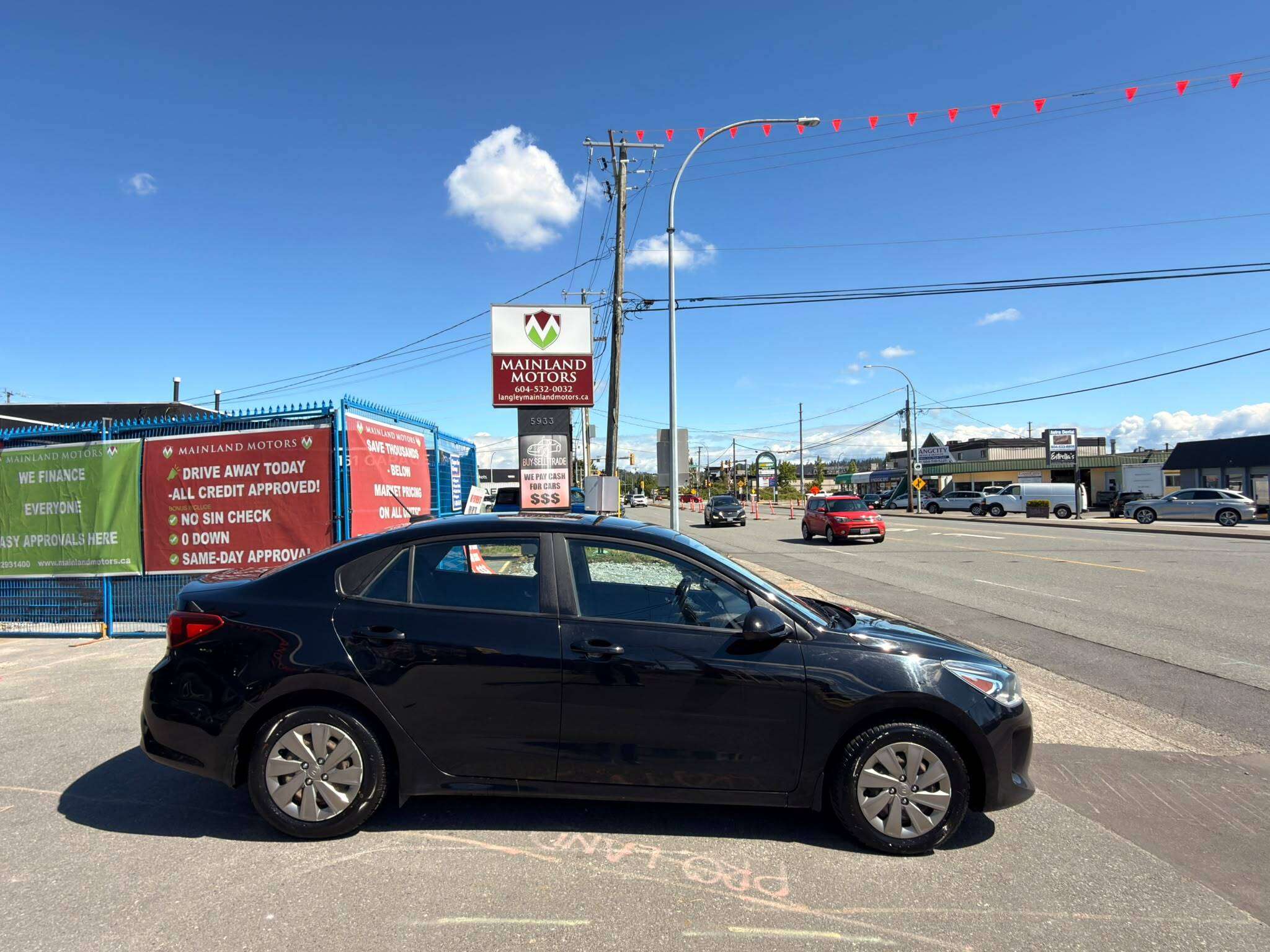 2019 Kia Rio — view 4