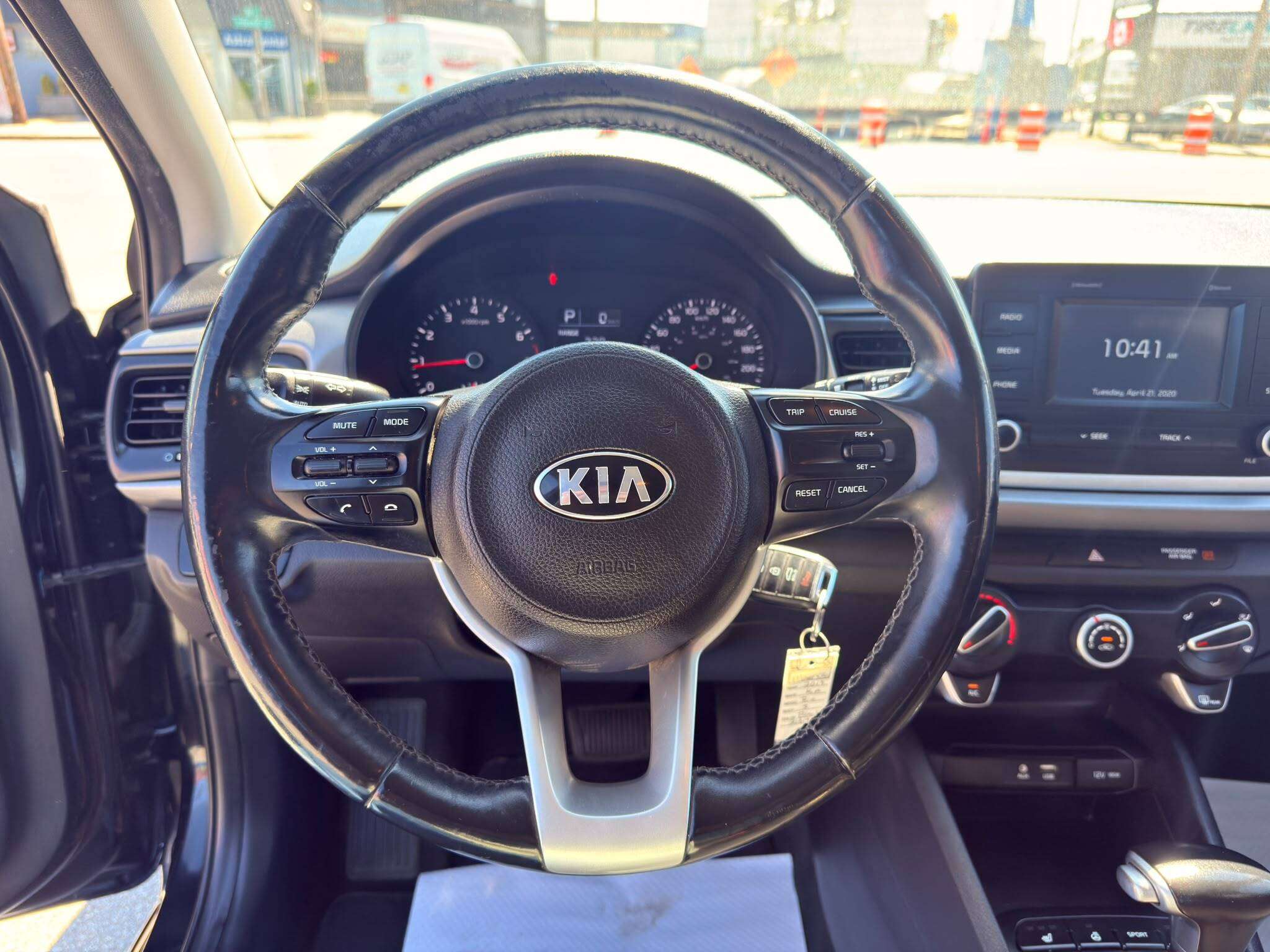 2019 Kia Rio — view 14