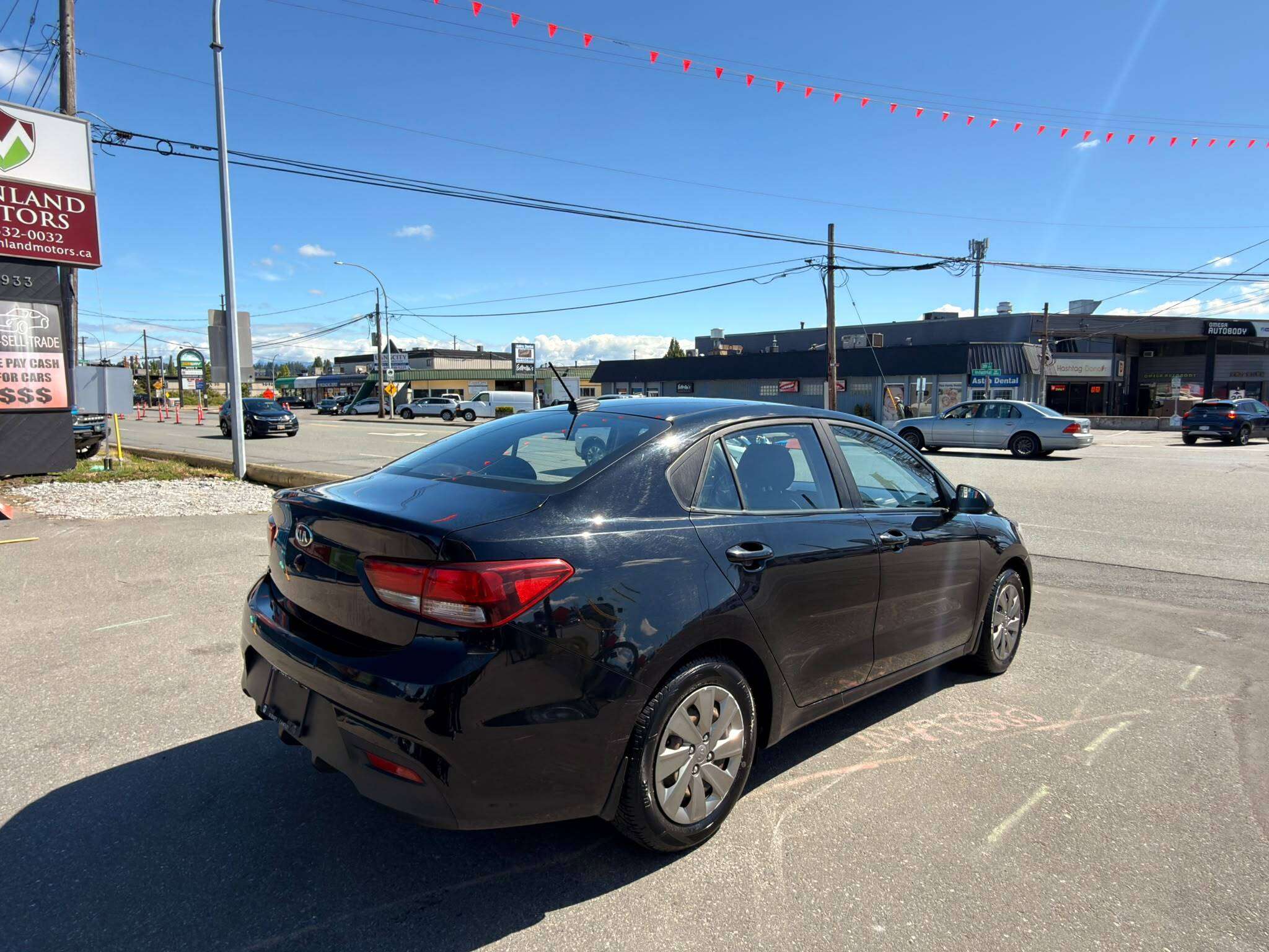 2019 Kia Rio — view 5
