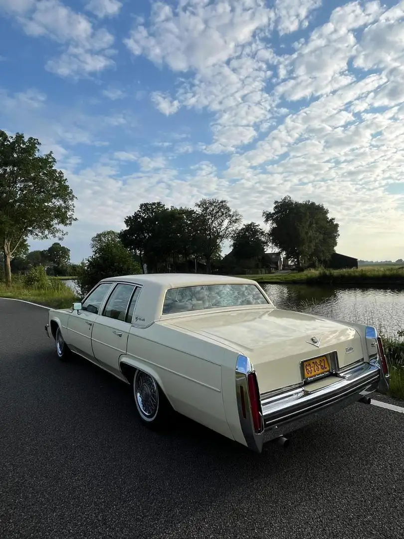 Cadillac Deville Sedan V8 1984 Belastingvrij Oldtimer APK 2027 Жовтий - 2
