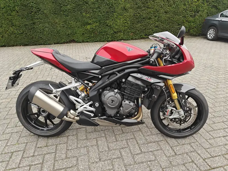 Triumph Speed Triple 1200 RR - foto 3