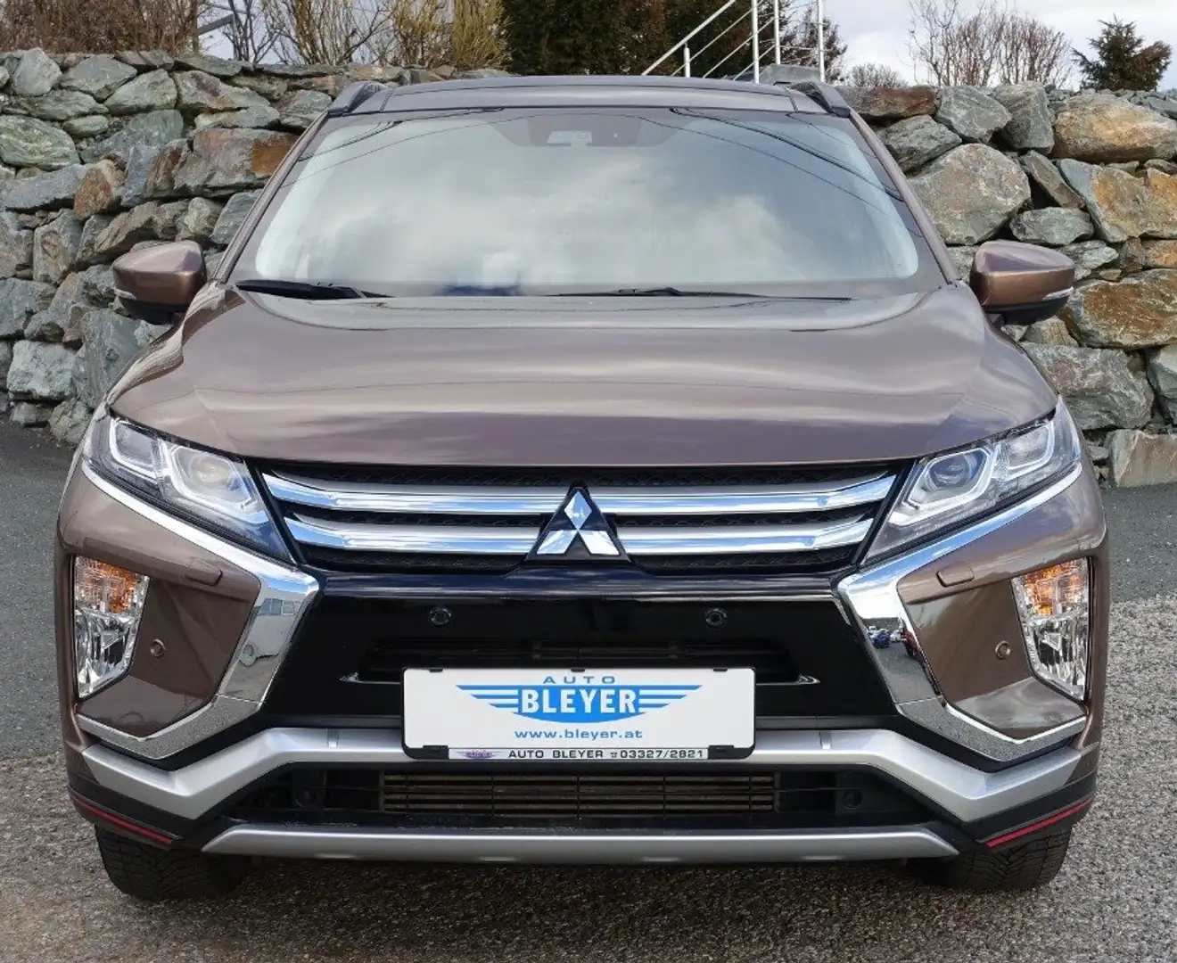Mitsubishi Eclipse Cross 1,5 TC CVT 4 WD Diamond Braun - 2
