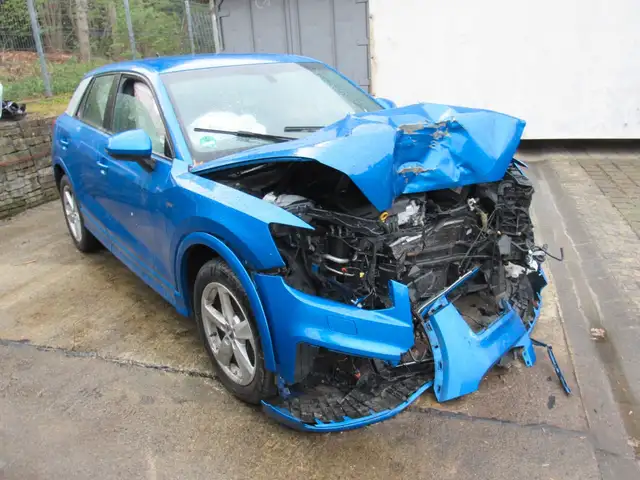 Audi Q2 30 TDI sport Unfall