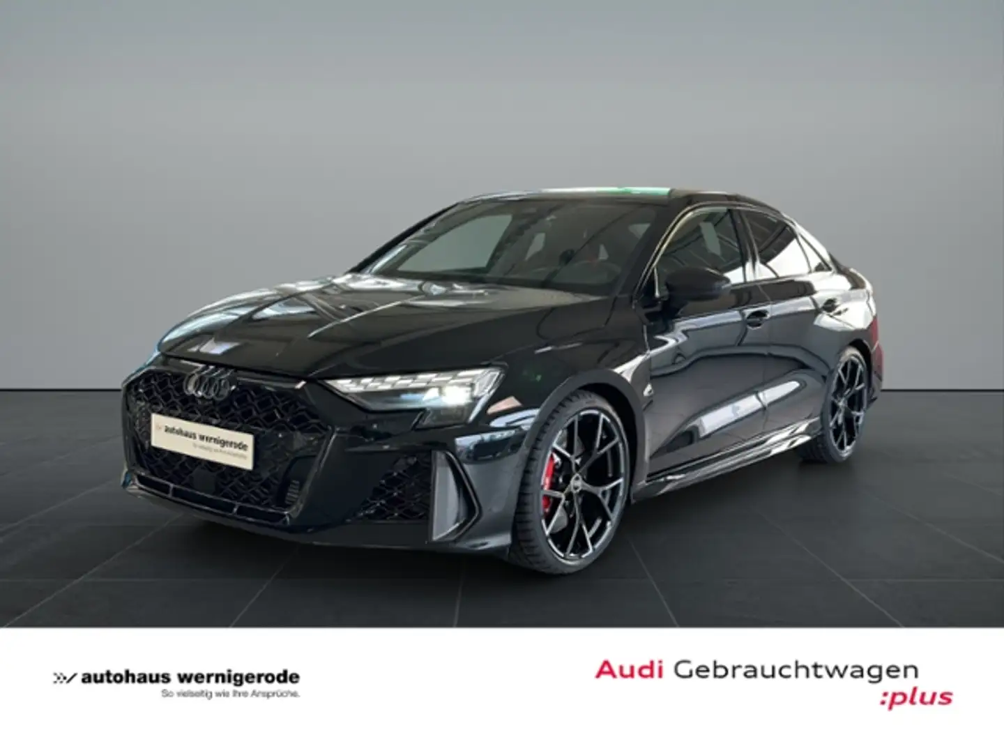 Audi RS3 Limousine 294(400) kW(PS) S tronic Schwarz - 1
