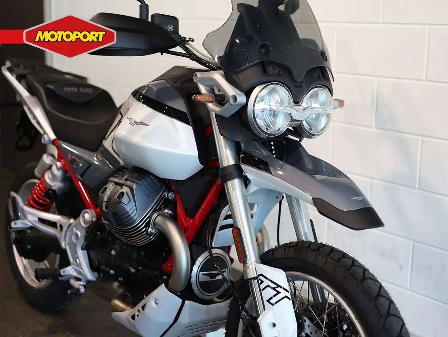 Moto Guzzi V 85 TT Grey - 2