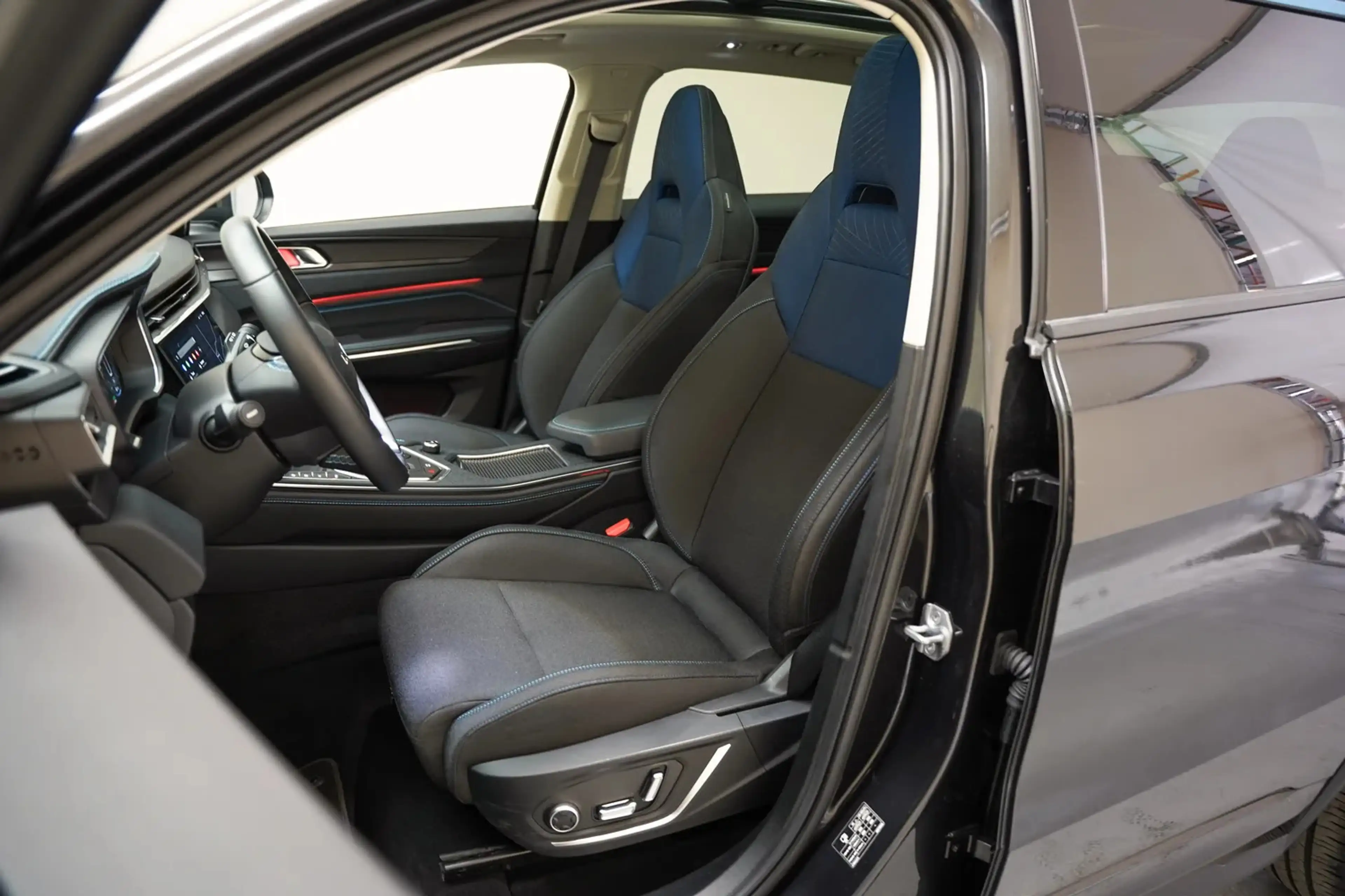 Lynk & Co 01 1.5 PHEV MY22 6,6kWh Zwart [ SoH 95,8% | Pano 360° — photo 13