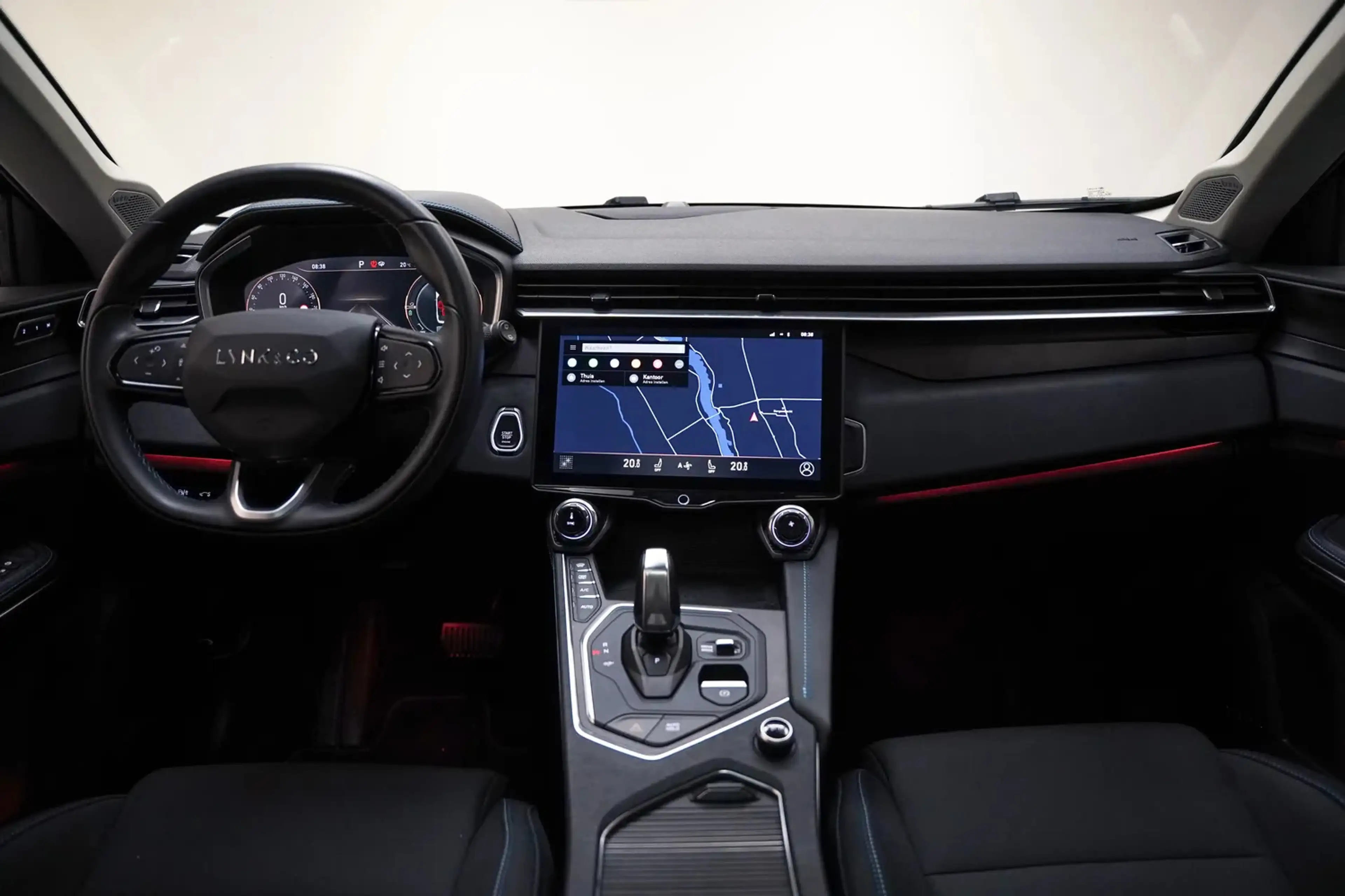 Lynk & Co 01 1.5 PHEV MY22 6,6kWh Zwart [ SoH 95,8% | Pano 360° — photo 4
