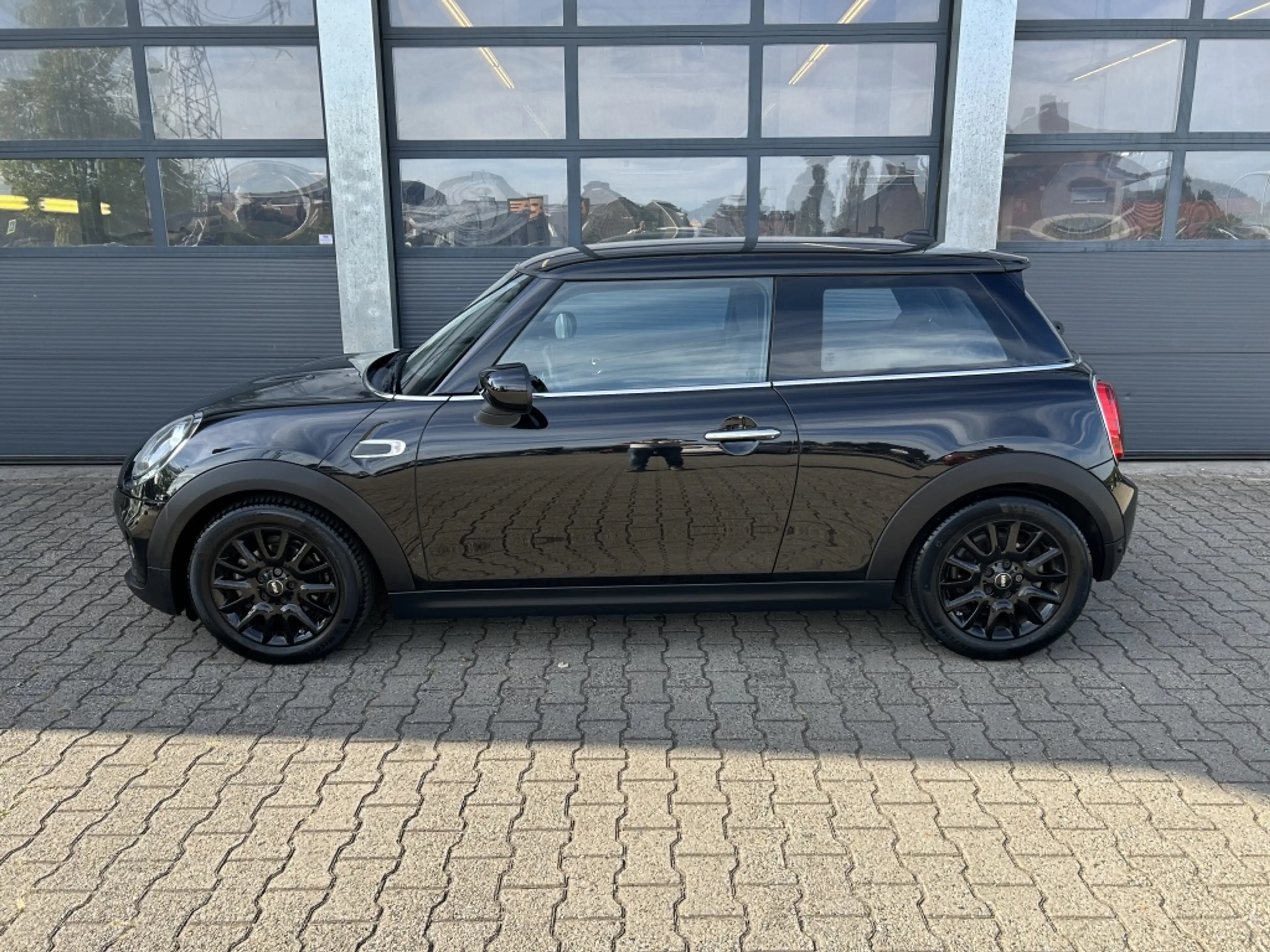 MINI One Mini 3-deurs (F56) 1.5 102pk — photo 2