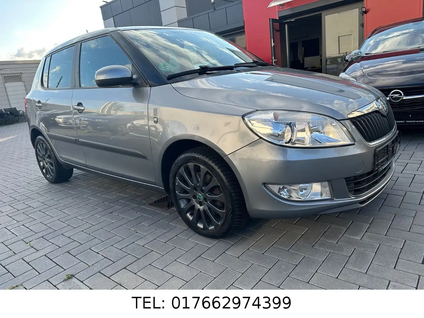 Skoda Fabia -Automatik Gris - 1