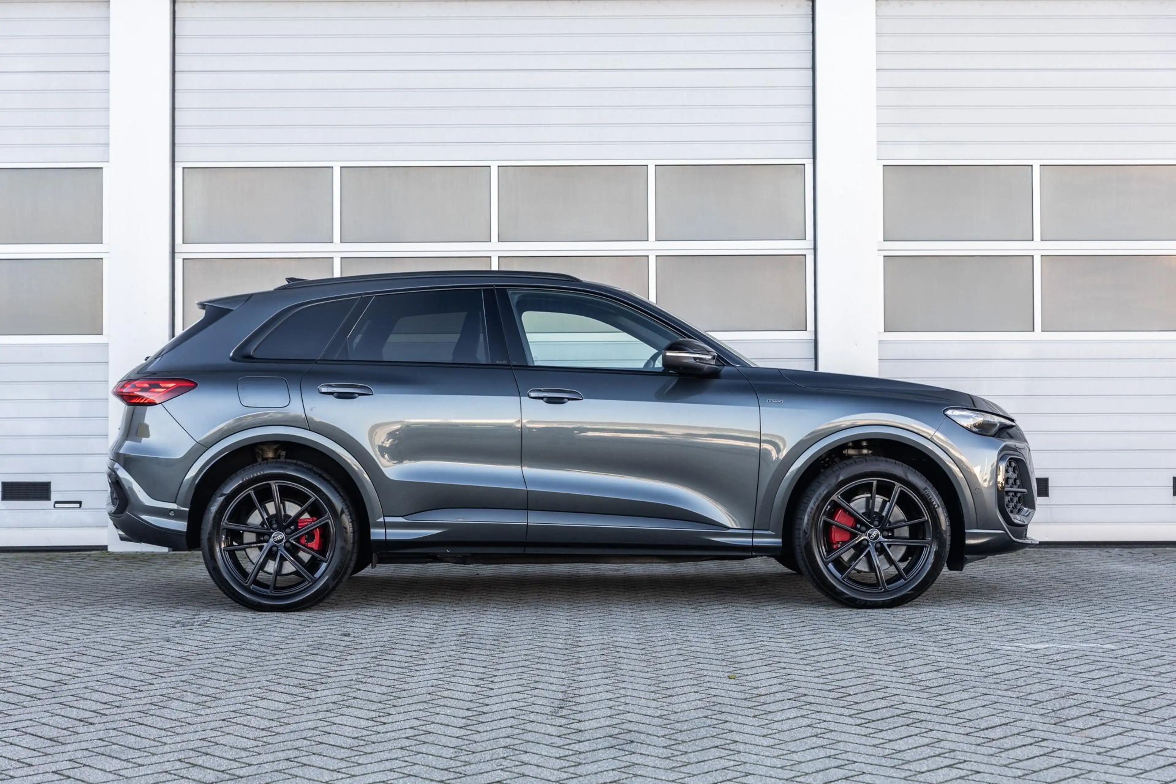 Audi Q5 2.0 e-hybrid 367pk quattro S edition Competition | — photo 3