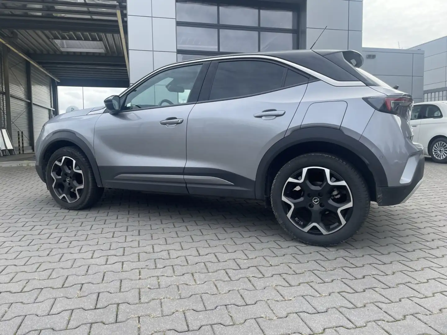 Opel Mokka Ultimate 1.2 Automatik *Alcantara/Navi/Kamera* Gris - 2