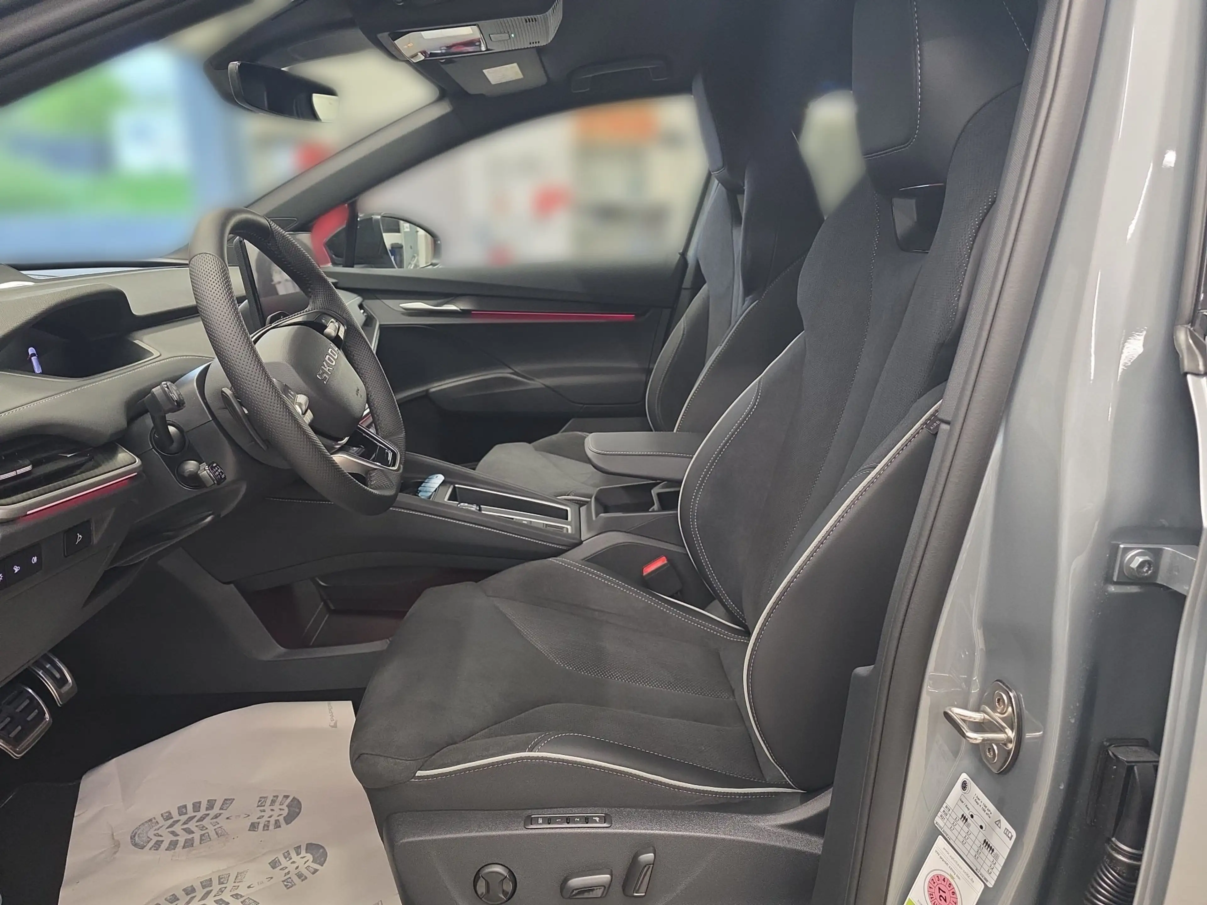 Skoda Elroq 85x 4x4 Sportline *AHK*HEAD-UP*CANTON*MATRIX* — photo 11