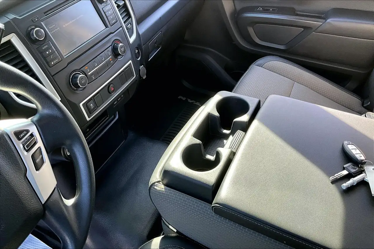 Nissan Titan снимка Nissan Titan