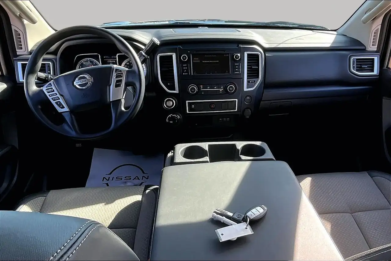 Nissan Titan снимка Nissan Titan