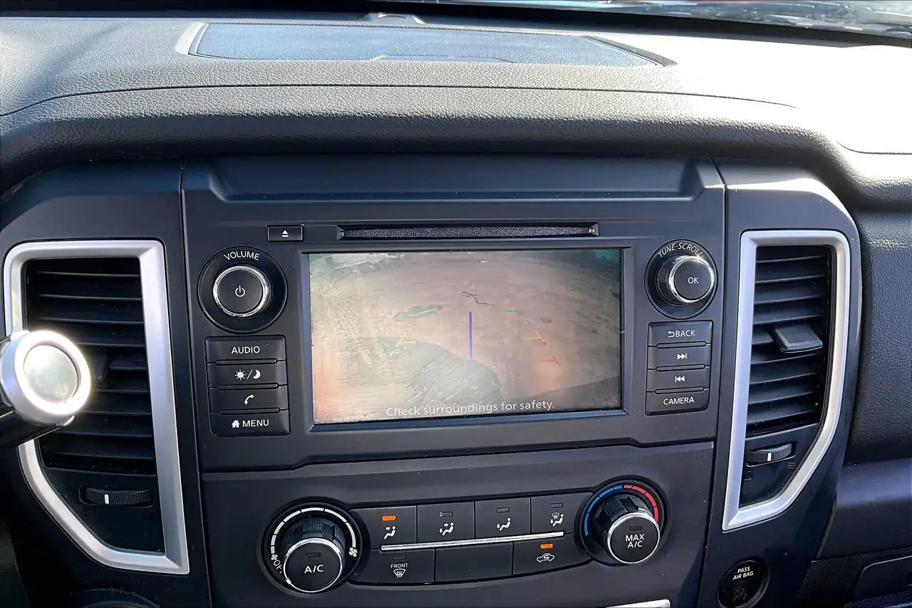 Nissan Titan снимка Nissan Titan