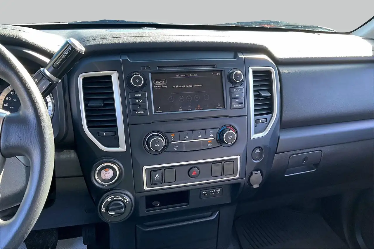 Nissan Titan снимка Nissan Titan