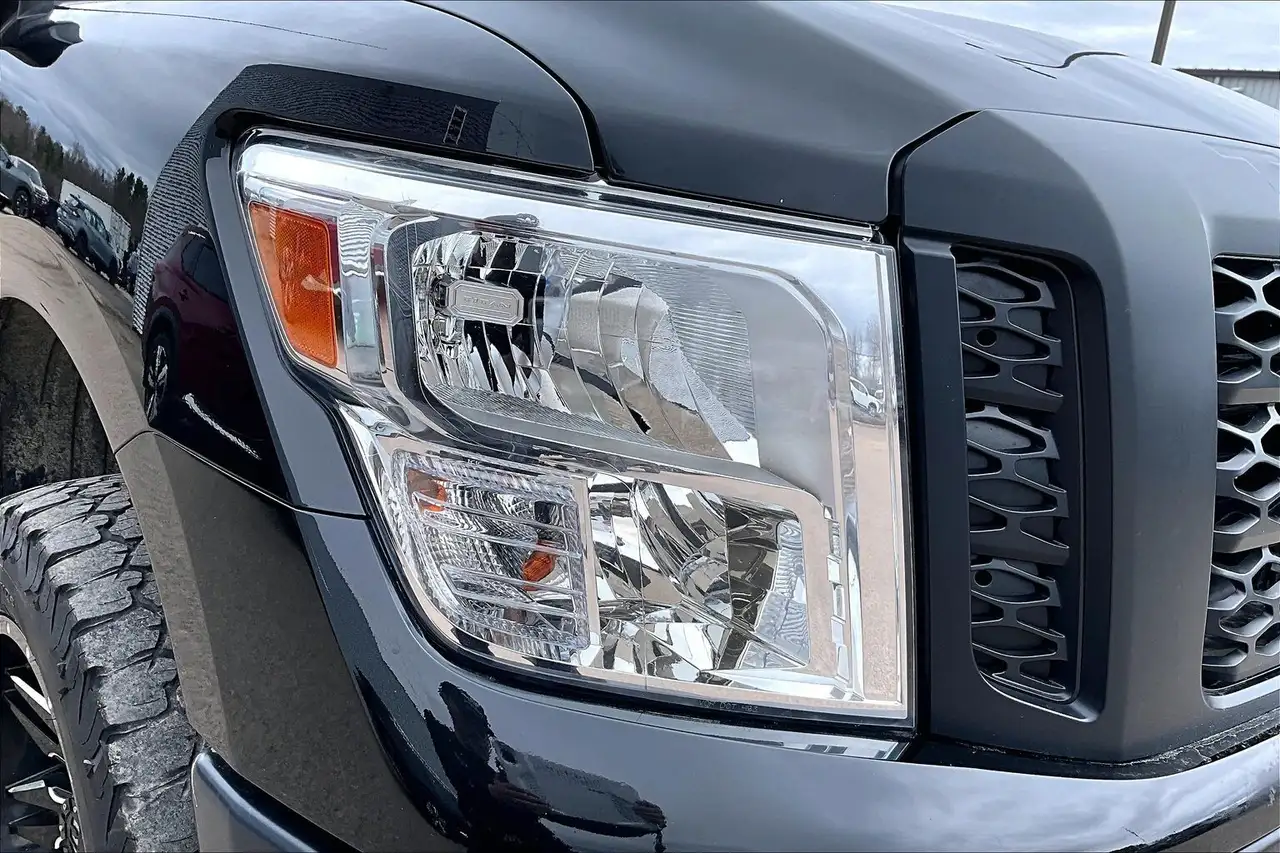 Nissan Titan снимка Nissan Titan