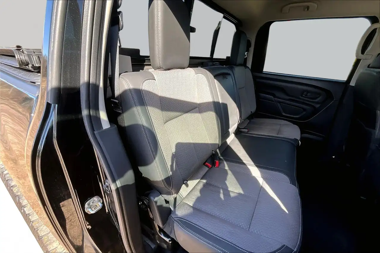 Nissan Titan снимка Nissan Titan