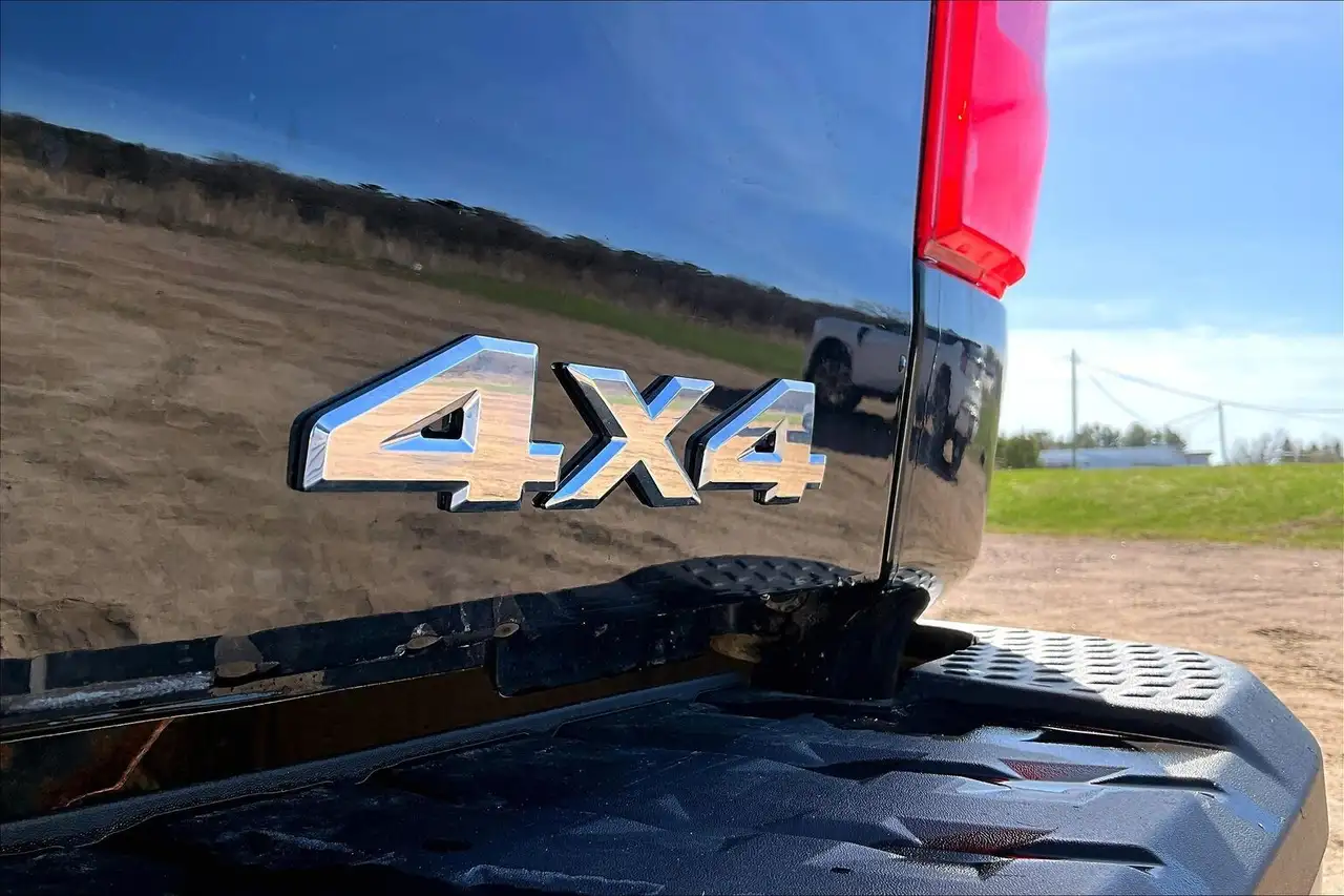 Nissan Titan снимка Nissan Titan