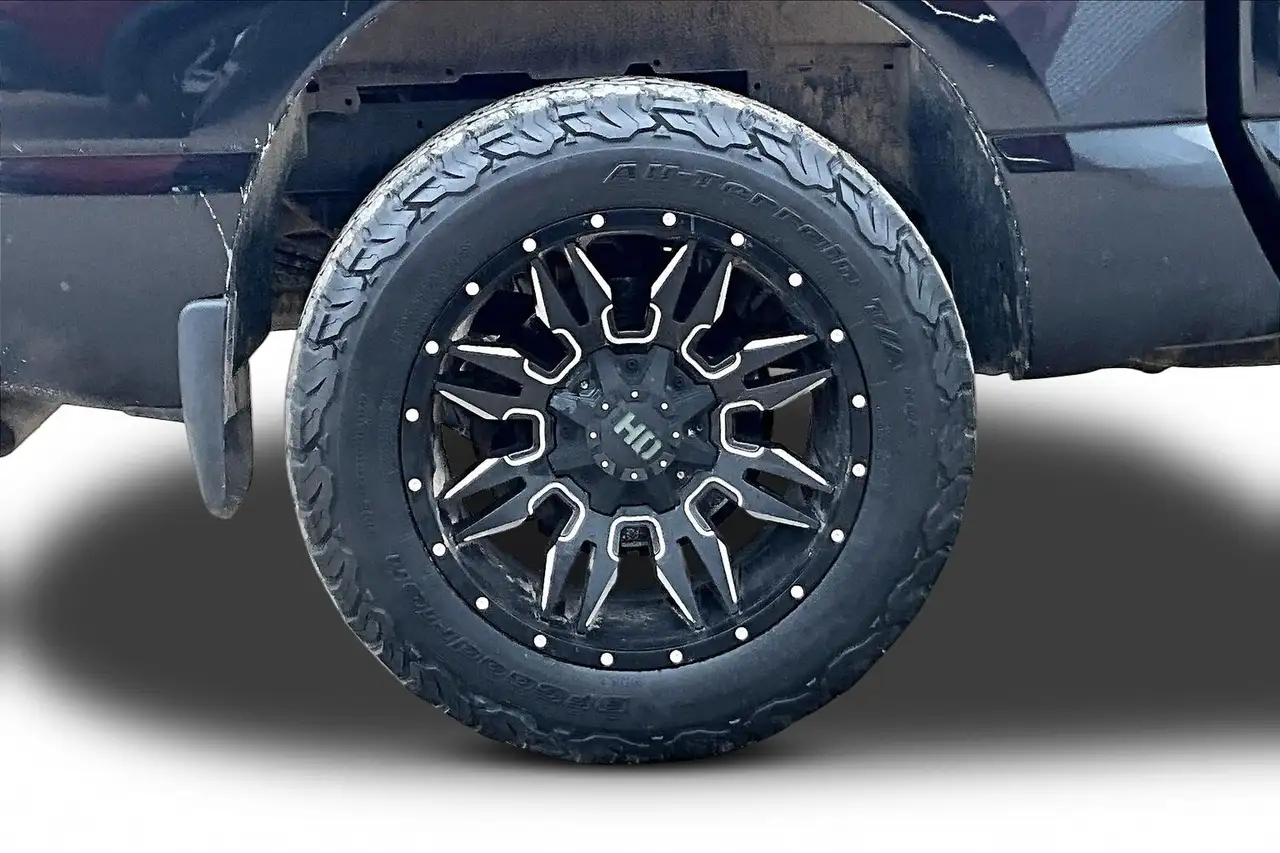 Nissan Titan снимка Nissan Titan