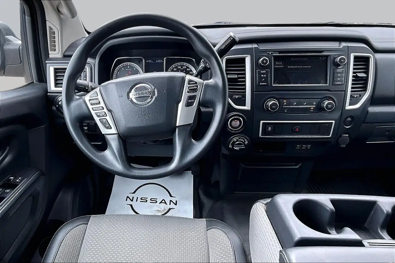 Nissan Titan снимка Nissan Titan