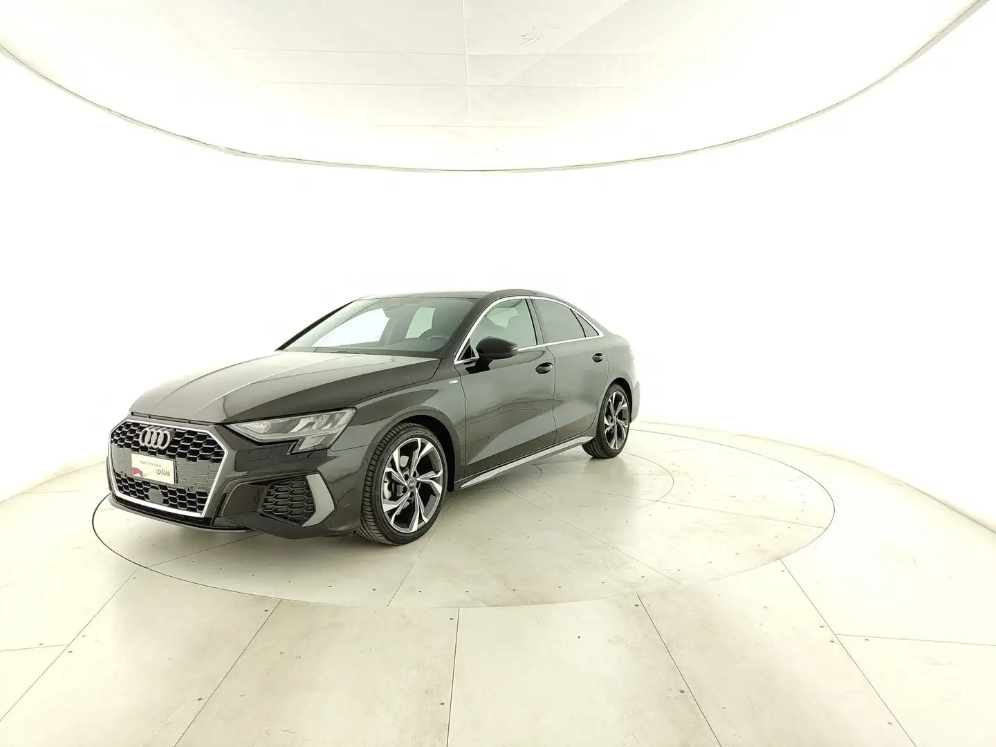 Audi A3 Sedan 35 TDI S tronic S line edition crna - 1