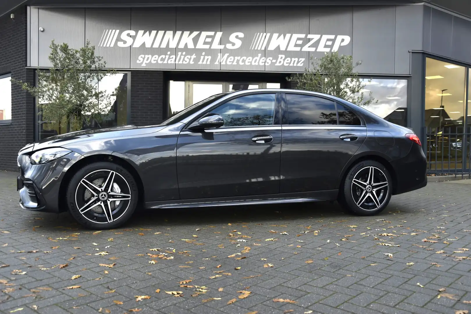 Mercedes-Benz C 300 Sedan AMG line, Hybrid/benzine, Schuifdak, Camera Grijs - 1