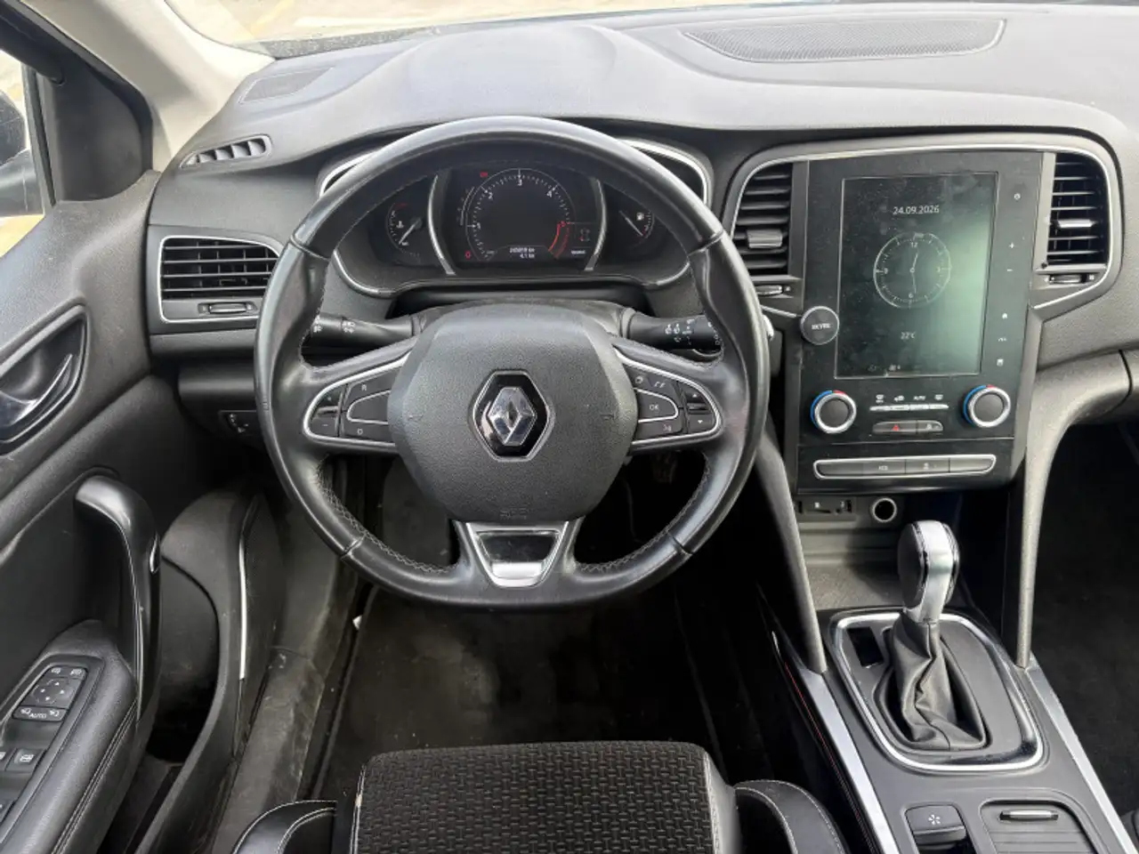 Renault Megane Berline — photo 17