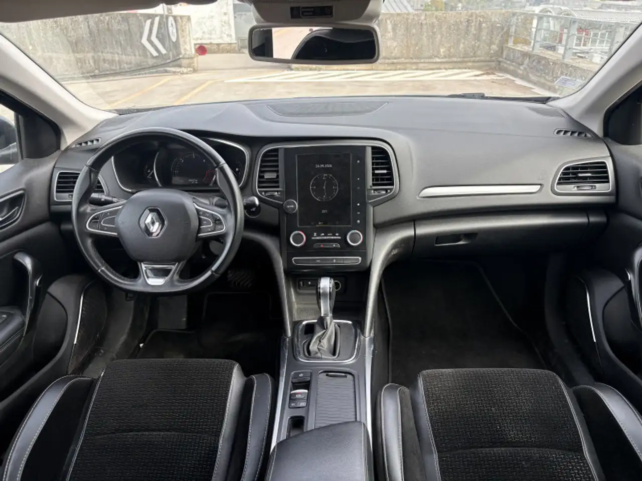 Renault Megane Berline — photo 15