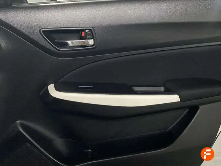 Suzuki Swift 1.2 GLE 4WD 2018, foto 23