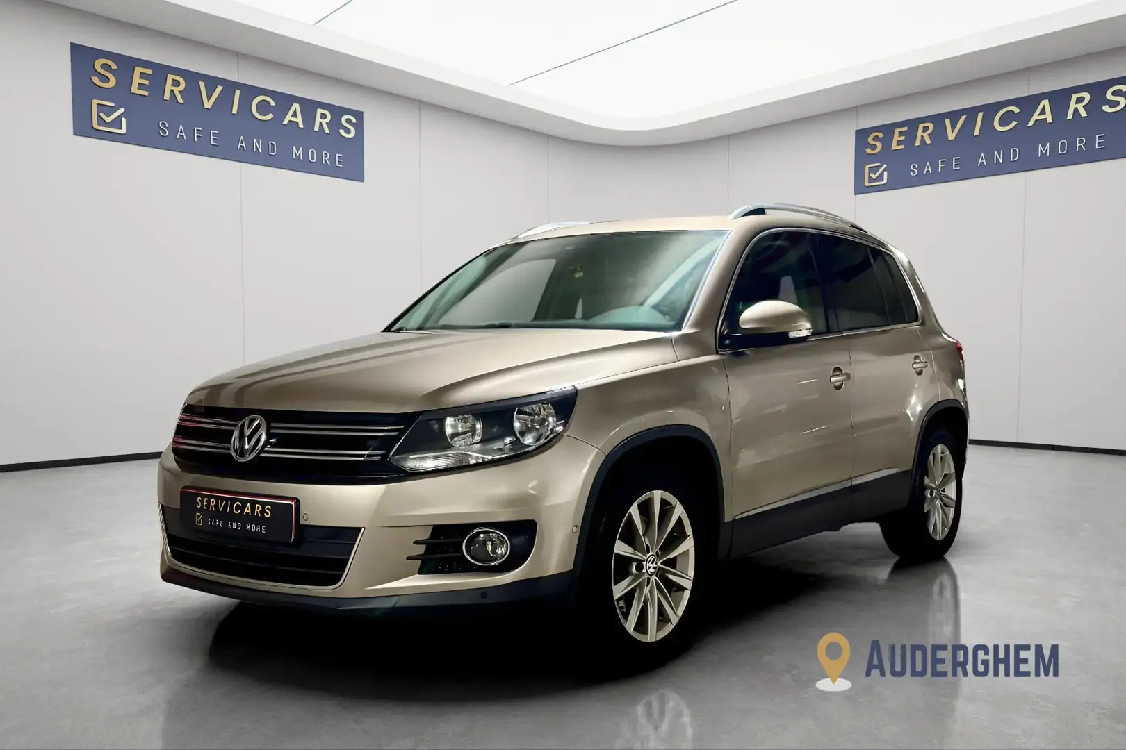 Volkswagen Tiguan 2.0 TDi SCR Comfortline BMT/PANO/GAR12MOIS Beige - 1