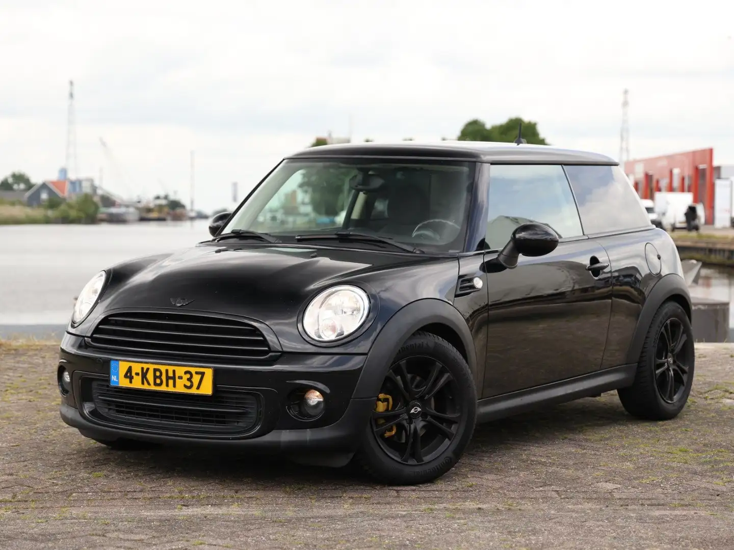 MINI Cooper Cooper 1.6 One Schwarz - 1